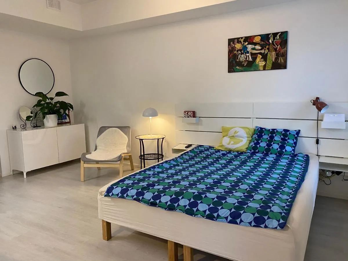 Qnq Studio Apartment Helsinki
